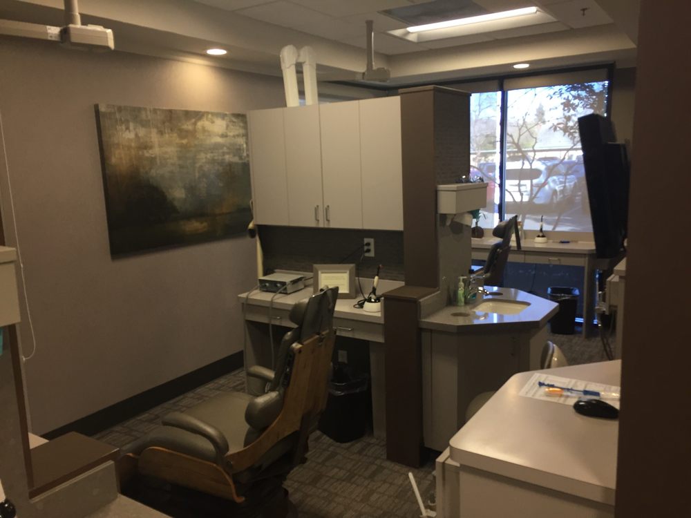 Operatory with natural light and patient chair